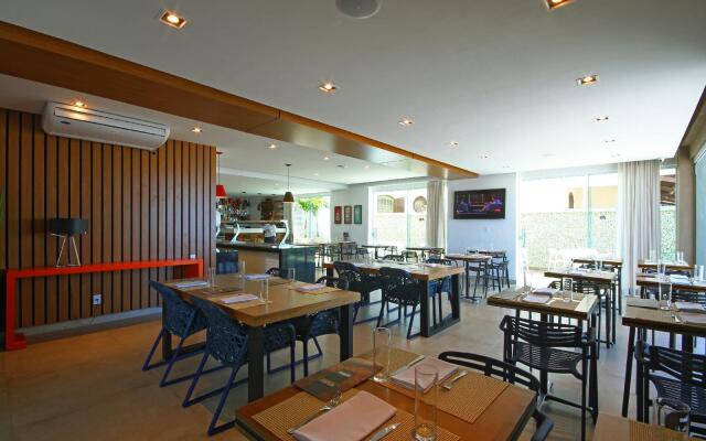 Paradiso Pero Praia Hotel