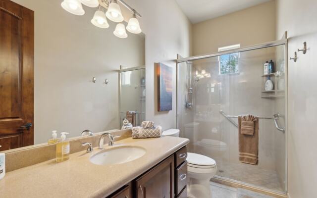 East Mesa Desert and Mountain Views: 5br, Pool