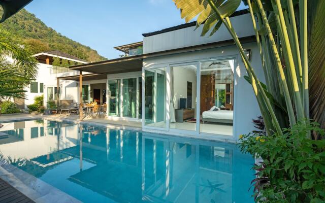 Tropical Pool Villa With Private Rooftop