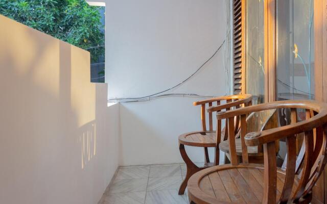 OYO 366 Thamadhiro Residence