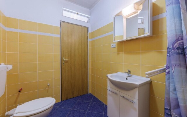 Stunning Home in Banjole With Wifi and 5 Bedrooms