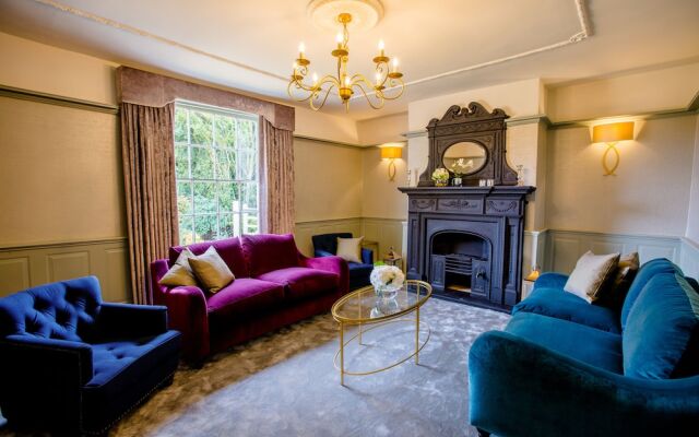 Vaulty Manor
