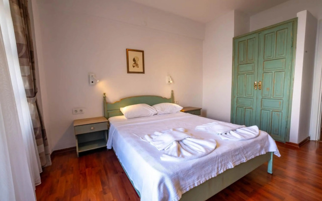 Diplomat Hotel
