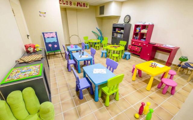 Hotel California Palace