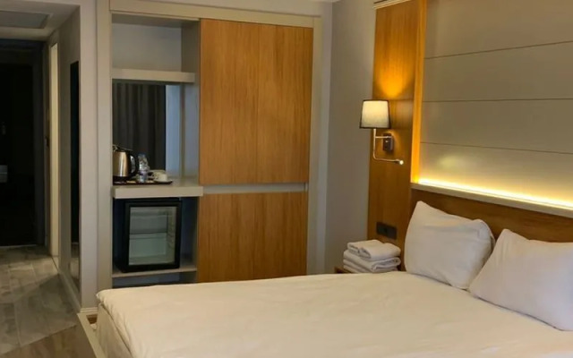 May Park Hotel