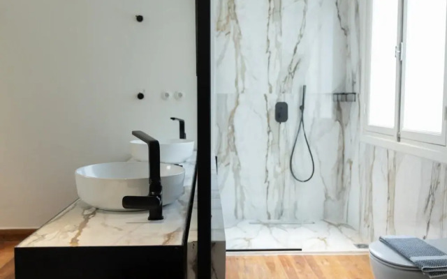 Apollonos Meno B1 in Athens