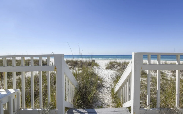 Sandy Toes by Book That Condo