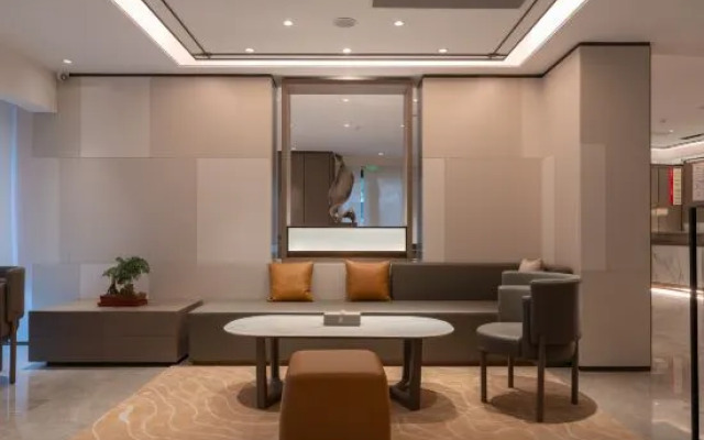 World Hotel (Jinan CBD Longhu Tianjie)