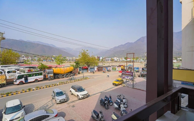 Hotel Paras Plaza