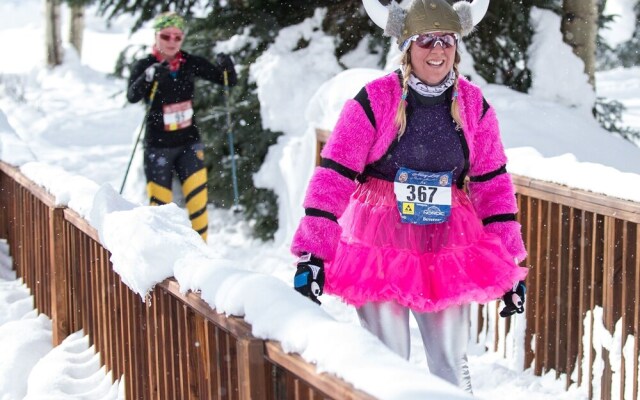 Comfortable 1 Bedroom Slopeside Condo - No Cleaning Fee! by RedAwning