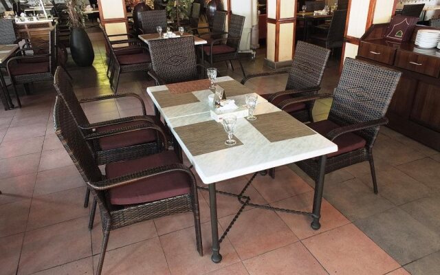 Al Bustan