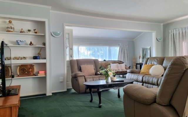 Wonderful Renovated 4BR House - Netflix