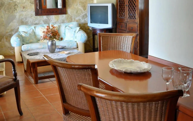 Orsalia Luxury Suites