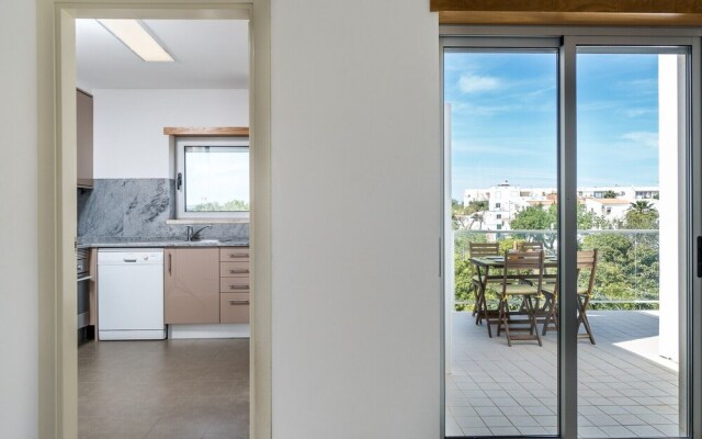 Beautiful Apartment With Terrace and a Pool