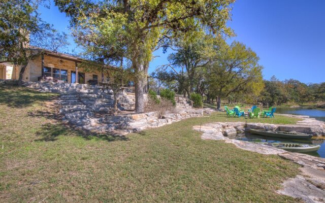 New Gorgeous Ranch With Private Swimming River, Waterfall, & Firepit