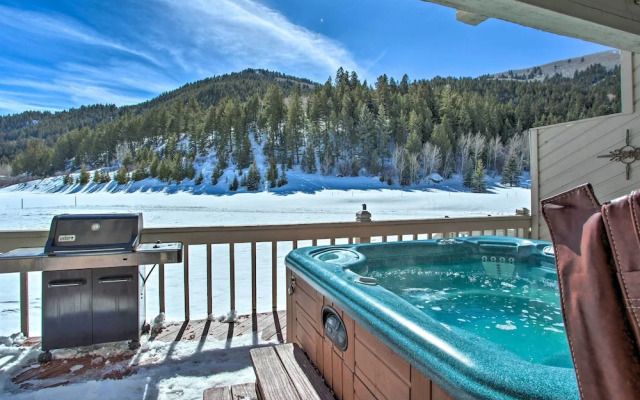 Luxe Vail Valley Retreat w/ Hot Tub!