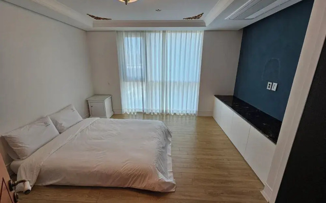 W Residence Hotel Centum City