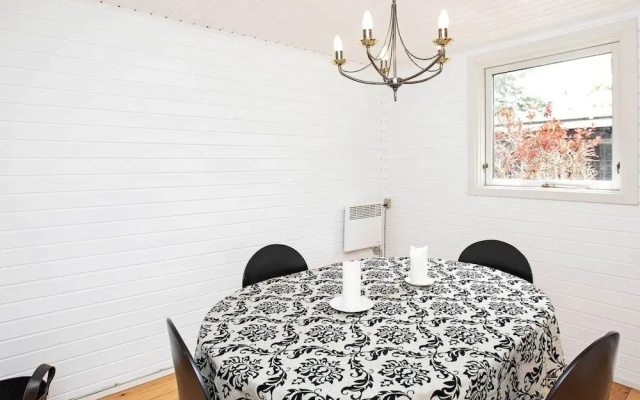 6 Person Holiday Home in Follenslev