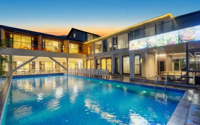 Puzhehei | Muyang · Qichi Luxury Pool & Lakeside Resort (Qingrenqiao Branch) – Pool – Qiubei