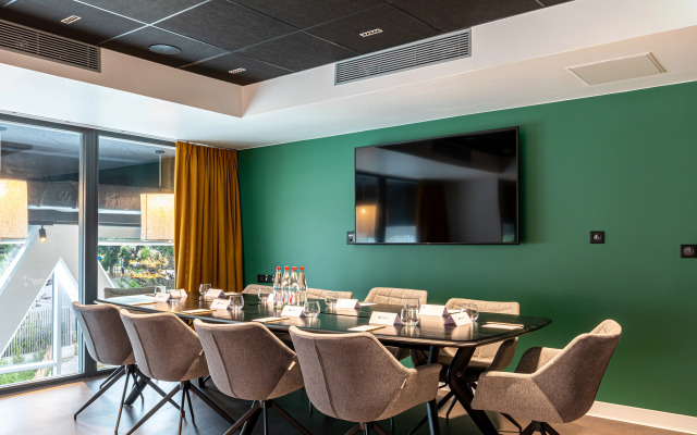 Best Western M-Treize Paris Asnieres