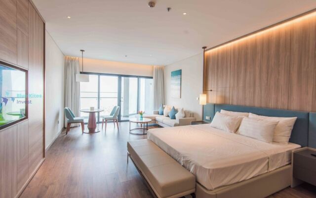 Blue Kites Residence by A La Carte