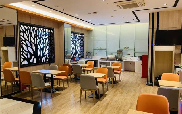 7 Days Premium Wuhan Caidian Square Branch