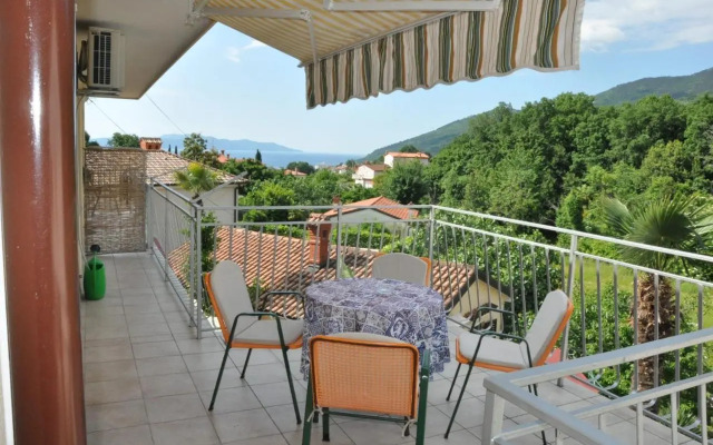 Apartments with a parking space Opric, Opatija - 7728