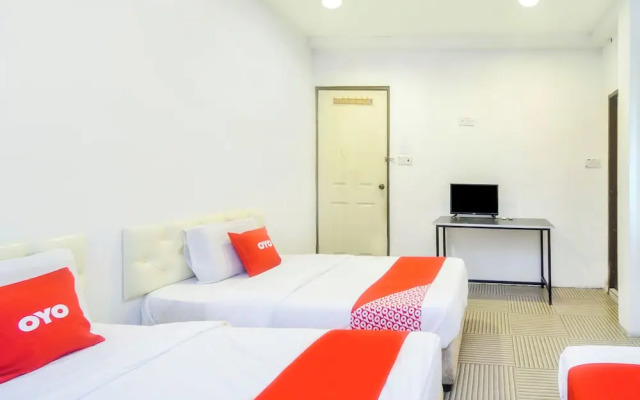 OYO 44017 L & C Premium Stay