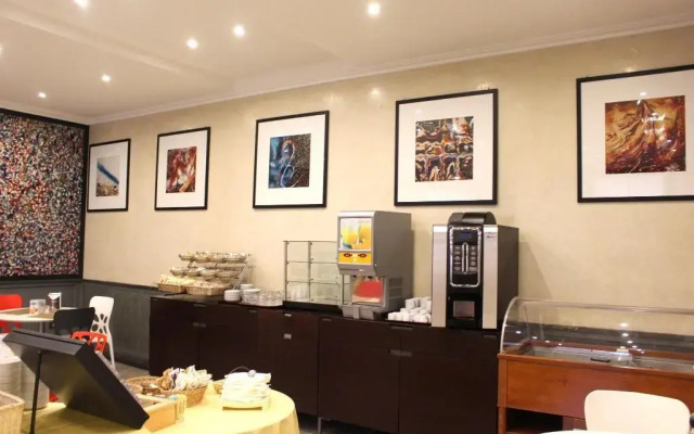 Hotel Club