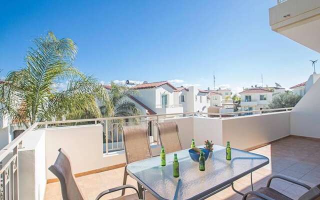 Apt Faye, Beautiful 2bdr Pernera Apartment