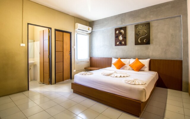 B2 Satitham (Wat Jedyod) Hotel