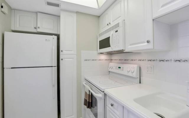 Sunny Beachfront Condo With Pool and Sw-facing Balcony