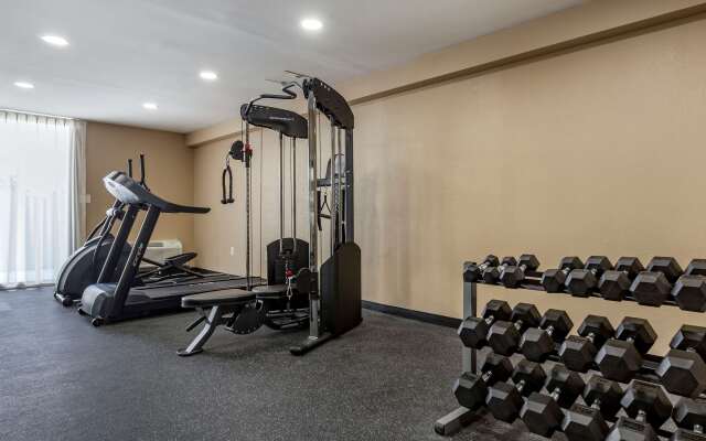 Comfort Inn & Suites Spring Lake - Fayetteville near Fort Bragg