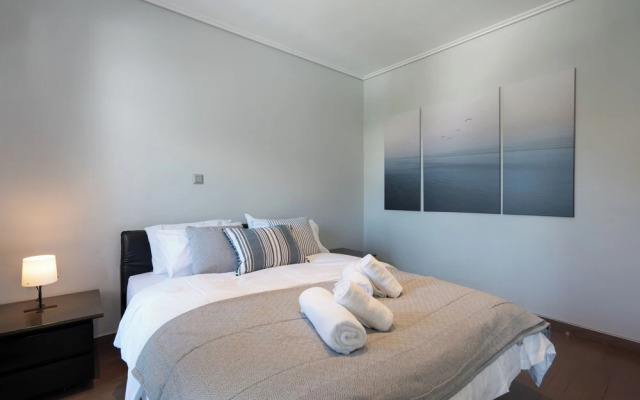 Seaside 2 bedrooms apartment in Glyfada