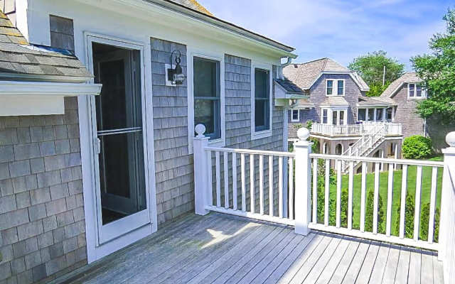 24 Wilderwood Lane - Five Bedroom House