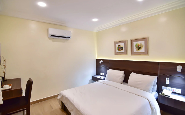 Pearl Gate Hotel
