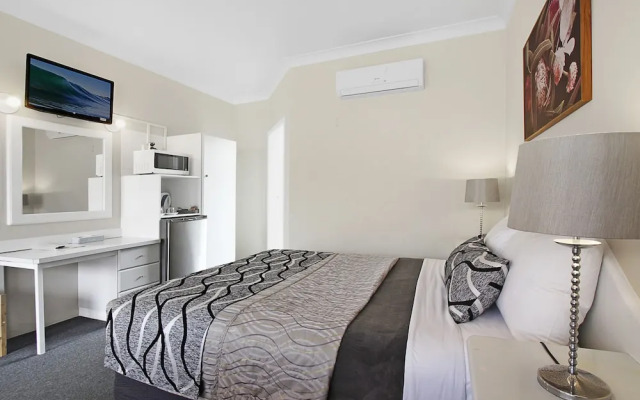 Engadine Motor Inn