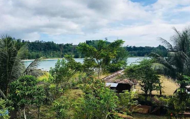 Simeulue Nanik Surfcamp