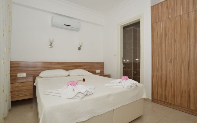 Lighthouse Legend Aparts