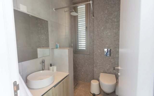Protaras Azure Villa Azv15