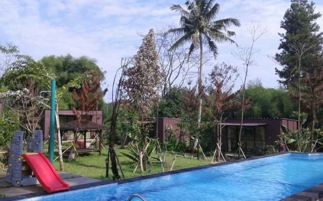 The Forest @Cisarua – Pool – Megamendung