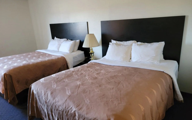 FairBridge Inn & Suites Sunnyside