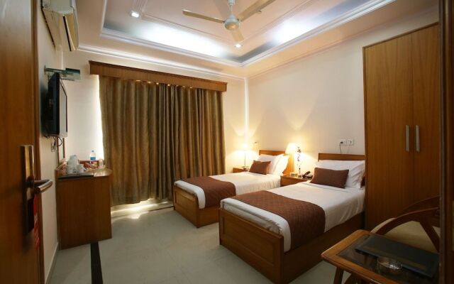 Emblem Hotel Sector 14 Gurgaon