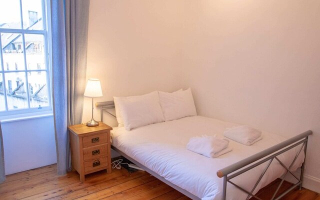2 Bedroom Property Near Old Town