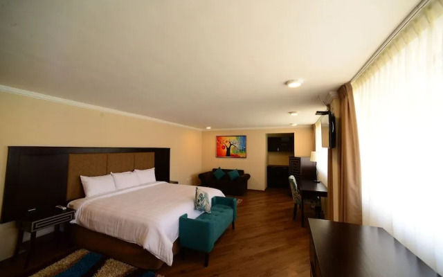 Quindeloma Art Hotel And Gallery