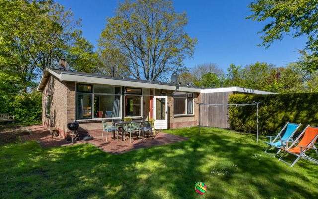 Bungalow Near Dutch Beach With Garden