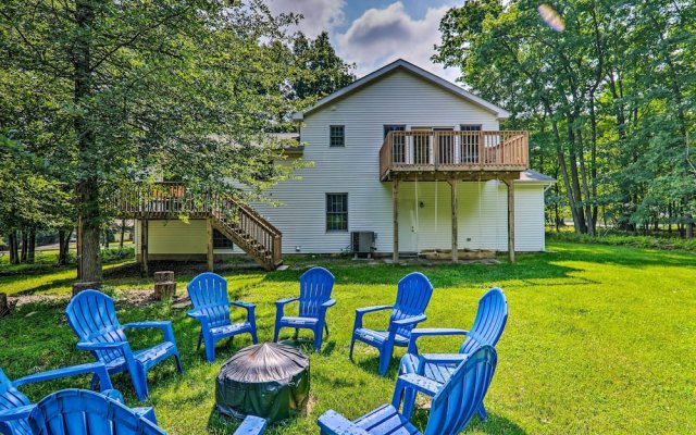 Poconos Retreat w/ Game Room, Hot Tub, & Sauna!