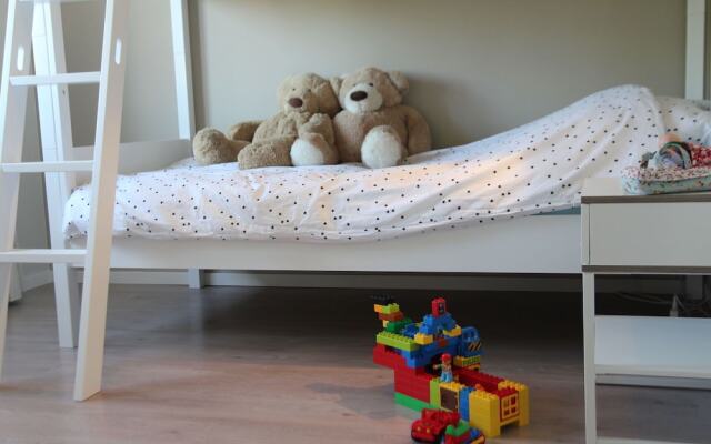 Splendid Holiday Home With Jetty, Waterfront Terrace, Garden