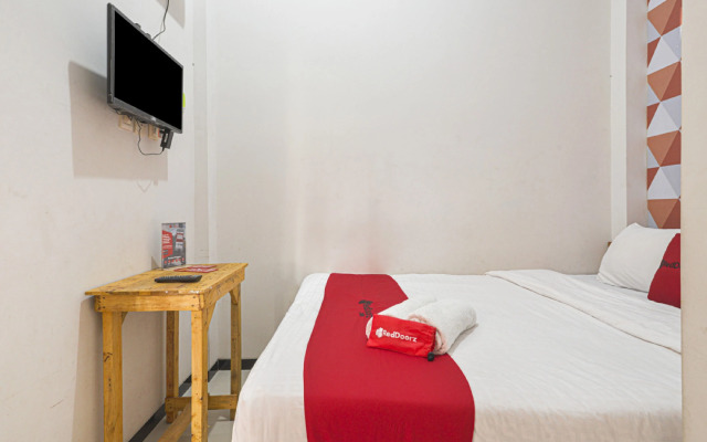 RedDoorz Syariah @ Tatasurya Guesthouse Malang