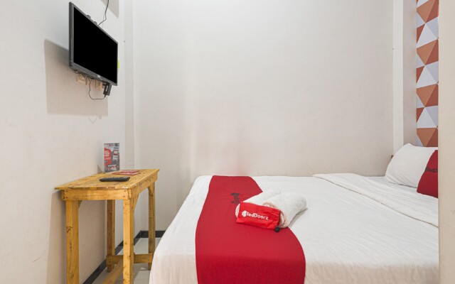 RedDoorz Syariah @ Tatasurya Guesthouse Malang